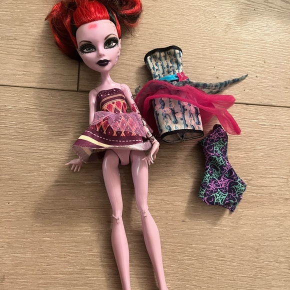 Monster High Doll & Accessories Bundle - Picture 3 of 11